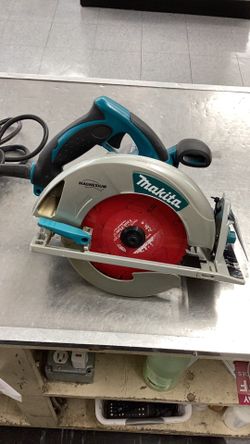 Blue makita 5007MG circular saw