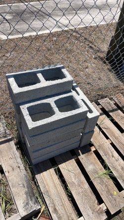 13 cinder blocks 1/2 blocks 4x8x16