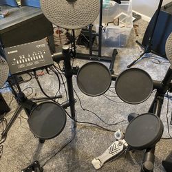 Yamaha DTX Electronic Drum Set 