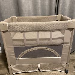 Arm’s Reach Co-sleeper