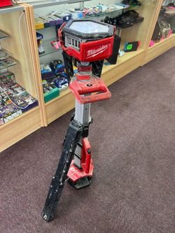 Milwaukee M18 Rocket Dual Power Tower Light.-AS IS-