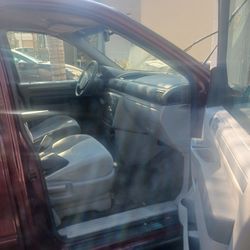 05 Ford Freestar Minivan Maroon 