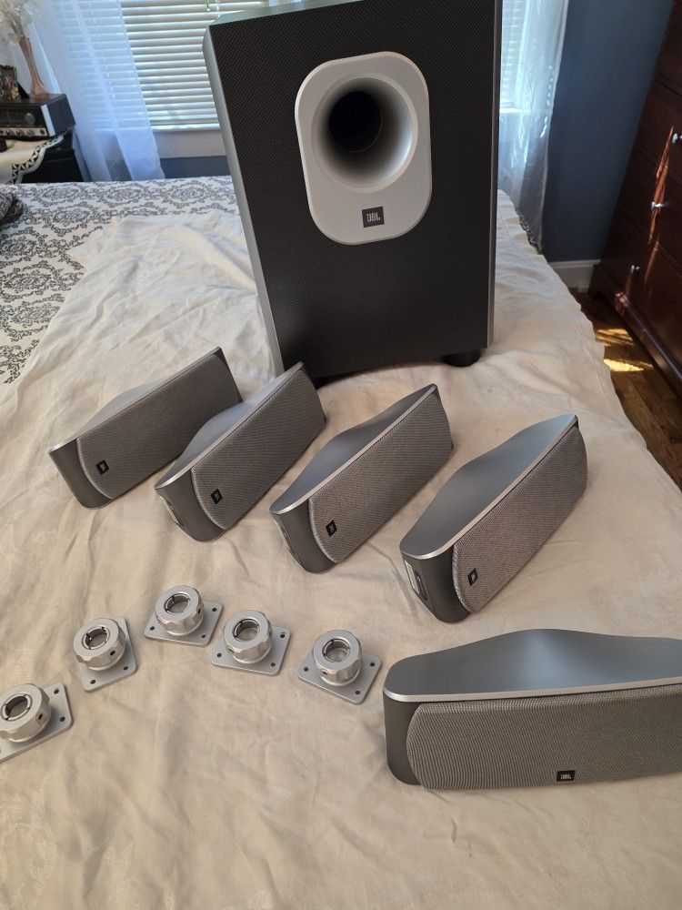 JBL Surround Sound Speakers And Subwoofer