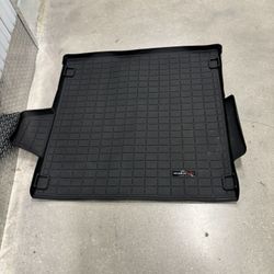 Weather tech Land Rover cargo /truck liner … 43” x 43 “ $50