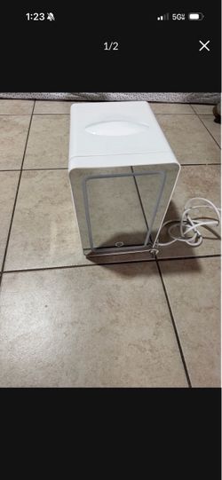 Mini fridge