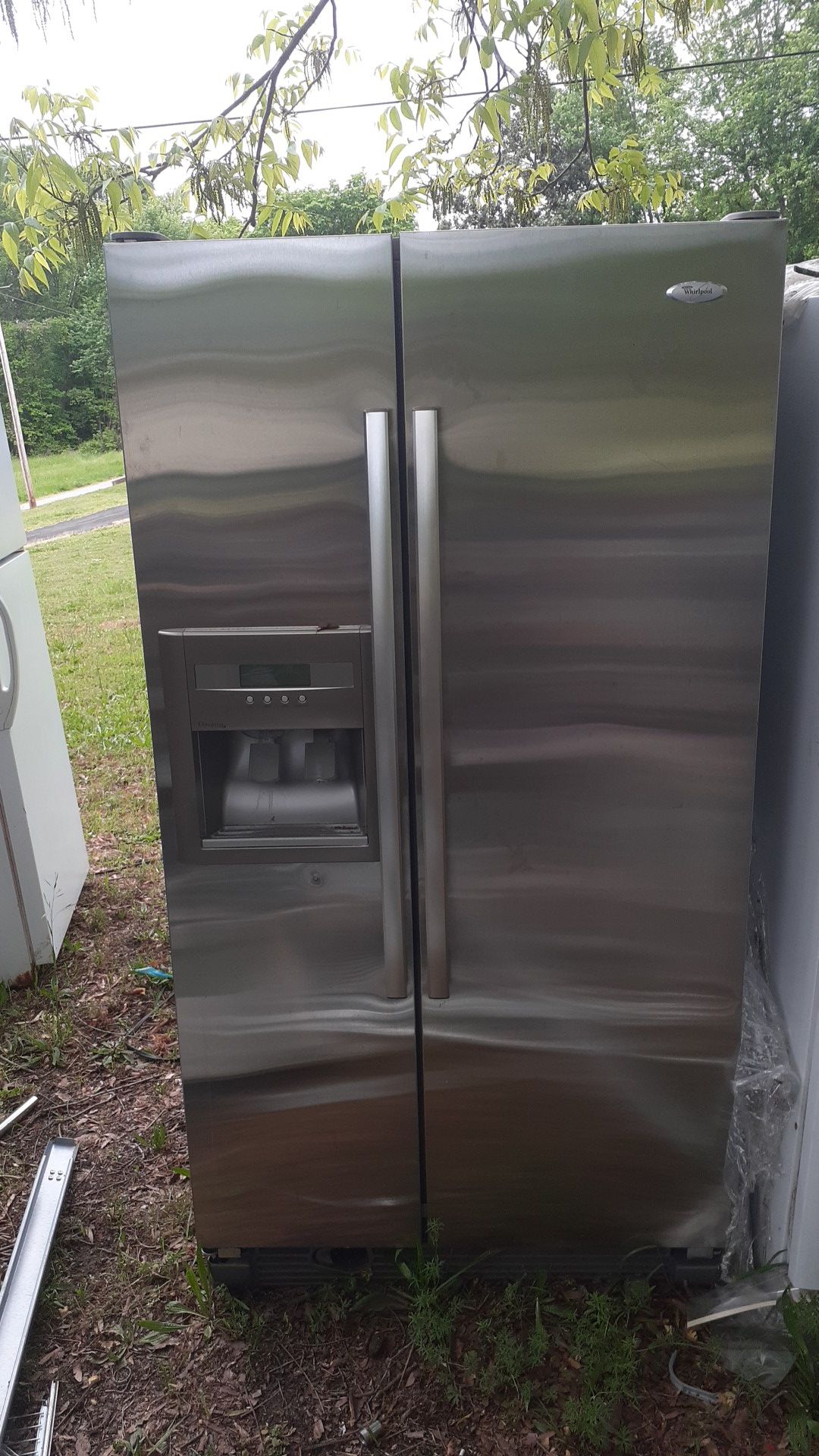 Whirlpool Conquest refrigerator $100 obo ***NEEDS A COMPRESSOR***