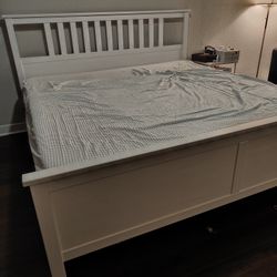 Move Out Sale: King Size Bed