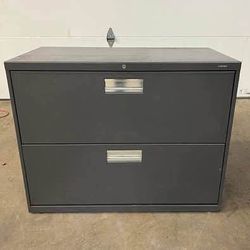 36” HON 600 Series Standard File Cabinet, Steel, 2 Drawers, Legal, Letter. No key