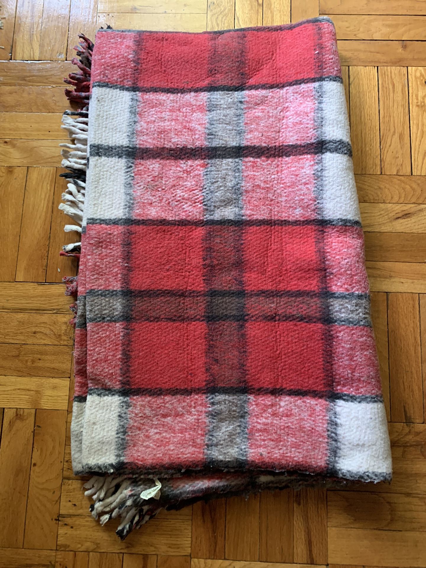 Plaid Yoga Blanket 70x76” Amazon $48 Pick Up Only In Sheepshead Bay Brooklyn NY