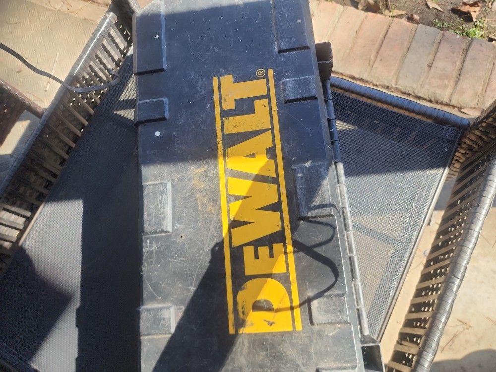 Dewalt
