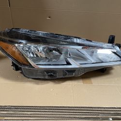 Halogen Headlight For 2021 2022 Nissan Kicks Driver Passenger 