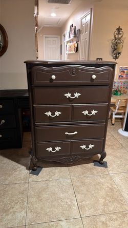 Dresser