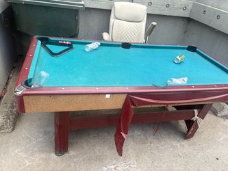 Pool table