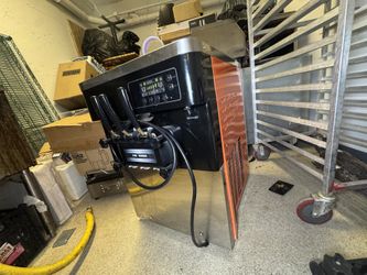 Soft Serve Ice Cream Machine