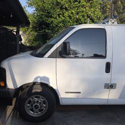 2004 GMC SAVANA 2500