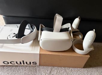 Oculus Quest 2 VR Headset with Controllers