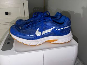Nike initiator men’s size 9