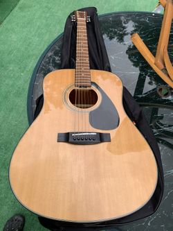Yamaha Acústic Guitar F325D