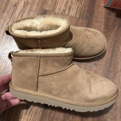 Uggs Size  5y