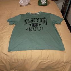 Men's XL Champion T Shirt New .