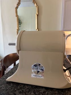 Champion Juicer by Plastaket Mfg. Co.