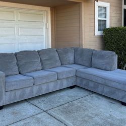 Comfy Ashley Furniture Sectional Couch/Sofa | FREE DELIVERY
