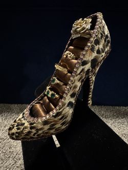 Cheetah Print High Heel Ring Holder