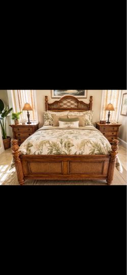Authentic Tommy Bahama Queen bedroom set .. stunning 🌴🌴