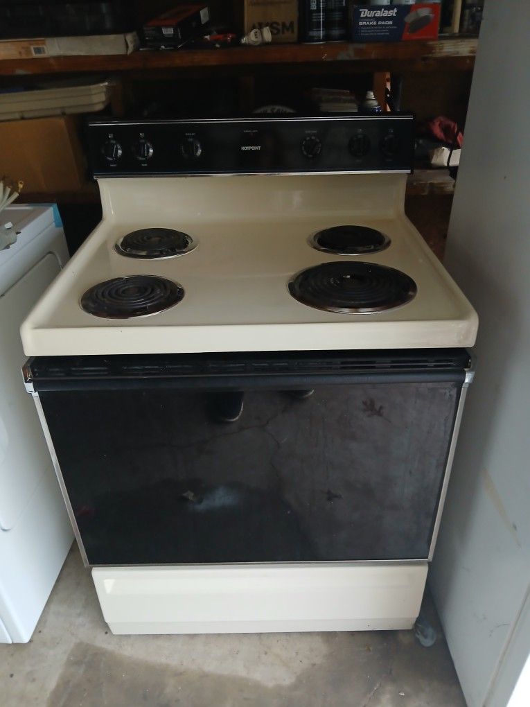 Hotpoint Electric Stove In Great Condition