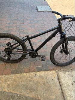 All black mountain bike ozark flat bars  brakes
