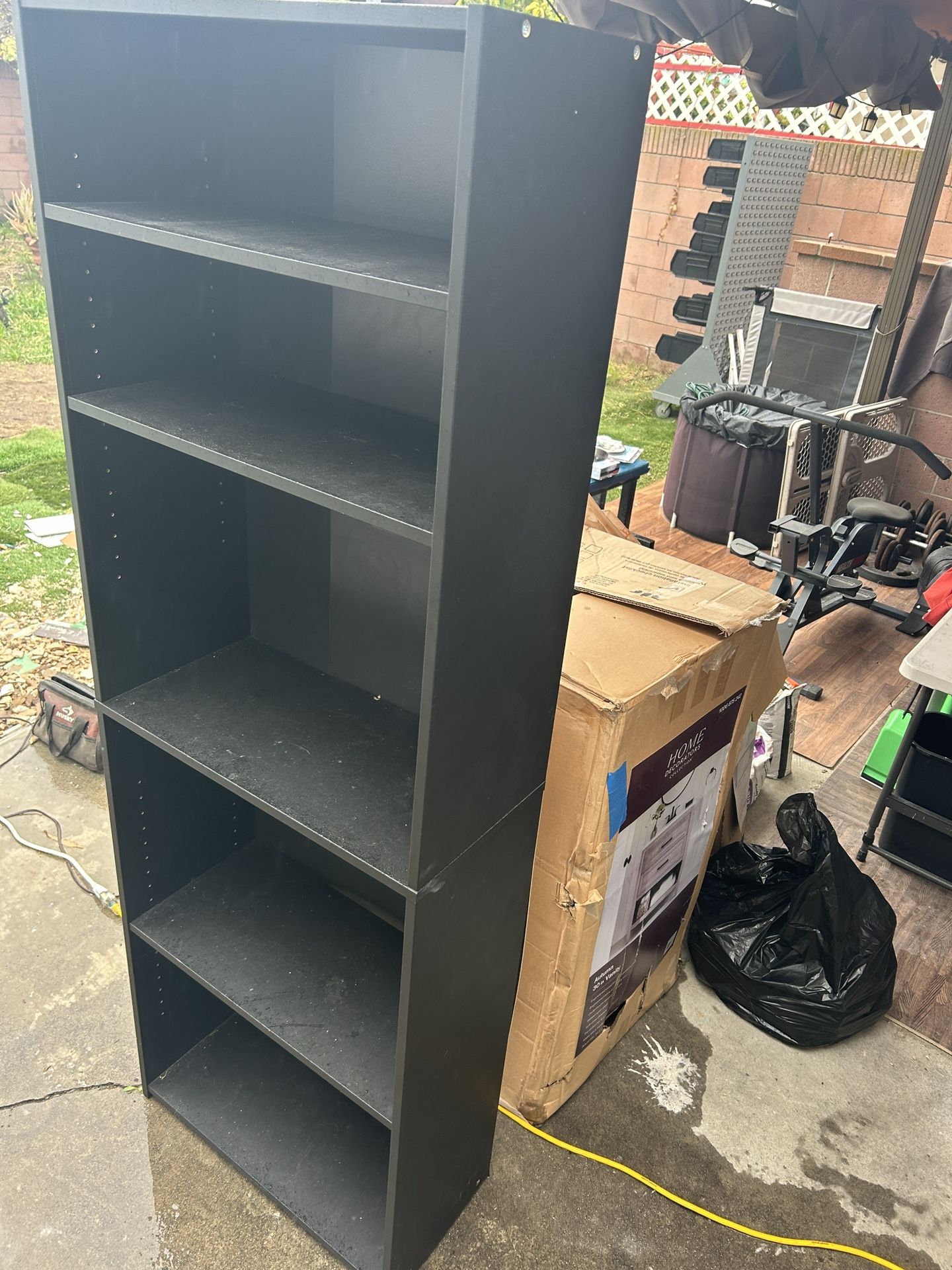 Cabinet / Shelf