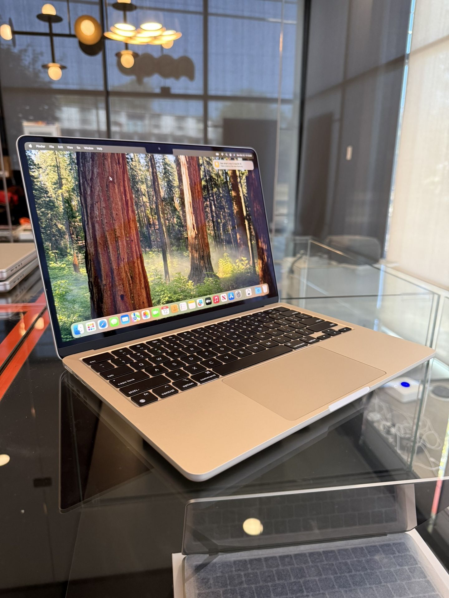 Apple 13” MacBook Air M3 Chip 16GB Ram 512SSD! 90 day warranty! We offer financing!