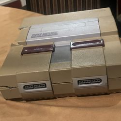 Super Nintendo SNES Console Only SNS-001 As-Is Parts Or Repair POWERS ON