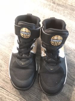 Nike Team Hustle Youth Size 3