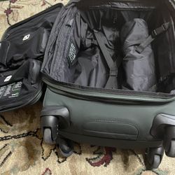 Like New! 4 Wheel Spinner Carry On Genius Pack Suitcase 22" Luggage extreme organization