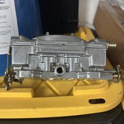 Carburetor Edelebrock 600 Cfm 