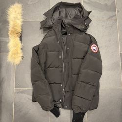 Canada Goose Bomber Jacket 