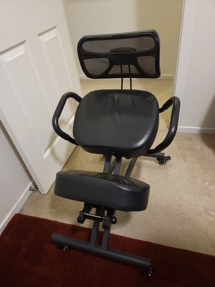 Kneeling Chair With Backrest