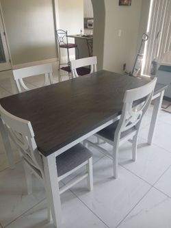 Dining room set