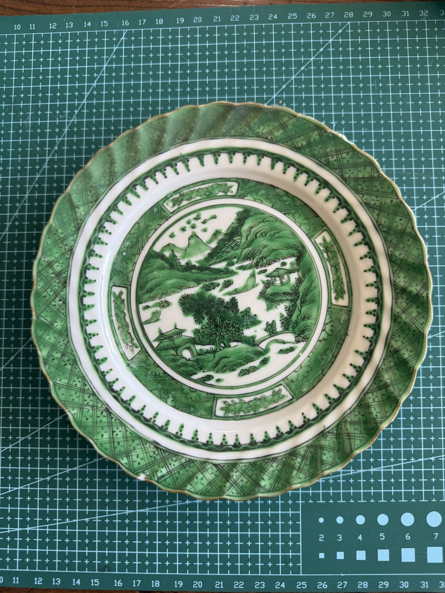 Chinese Export Porcelain Plate
