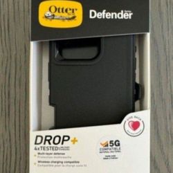 iPhone 16 Pro  Otterbox Defender Series Case With Belt Clip Holster 