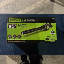 Greenworks 60V 450 CFM Cordless Leaf Blower, 2.0 Ah Battery and Rapid Charger