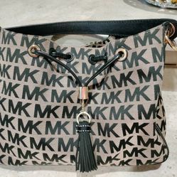 Michael Kors Ludlow Hobo Bag $40 OBO