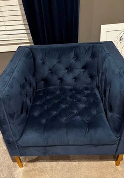 Navy Blue Velvet Tufted Accent Chair