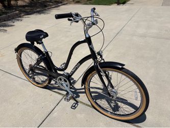 Electra 8 speed cruiser bike