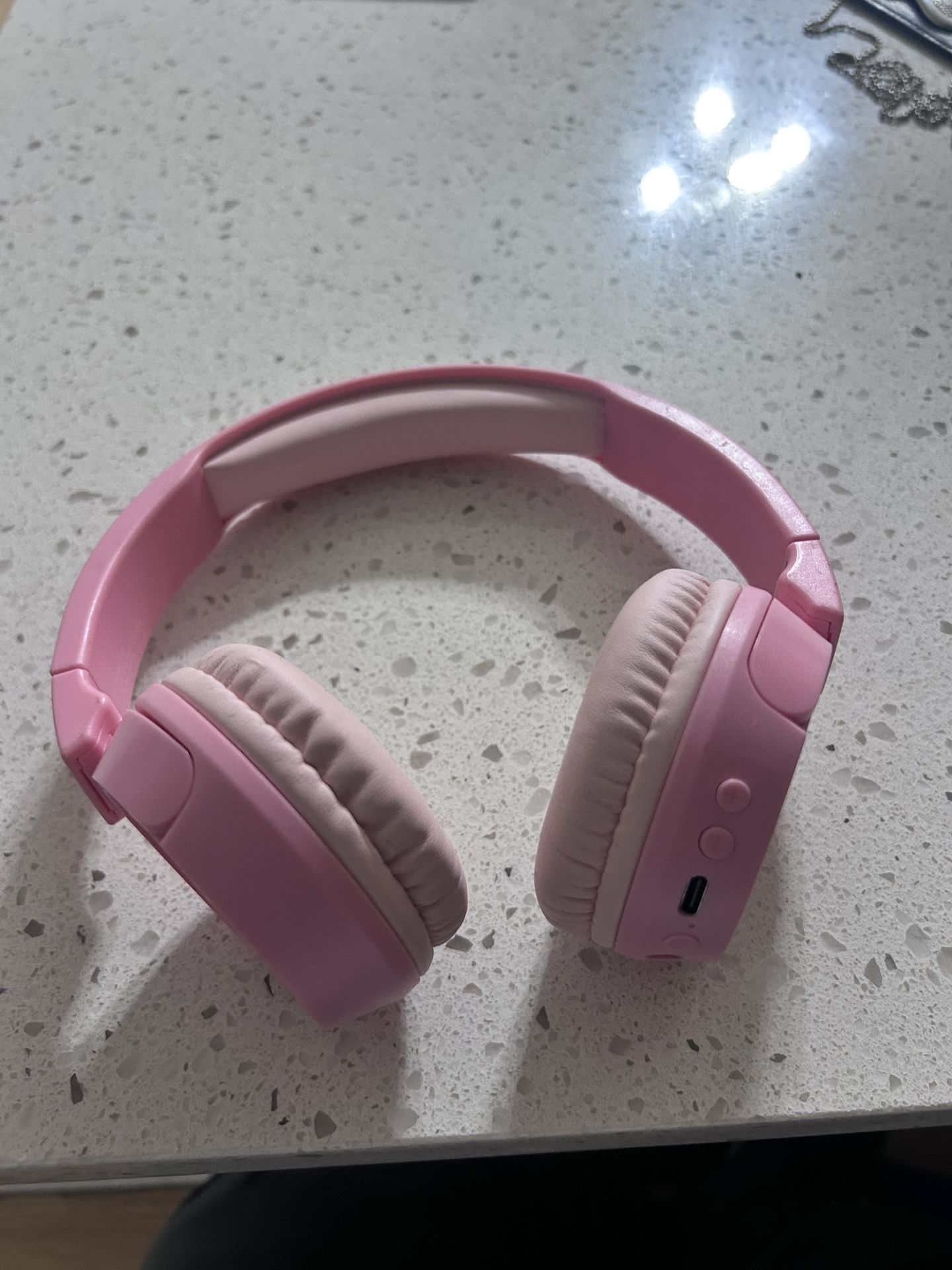 Bluetooth earphones