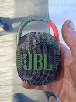 JBL clip 4