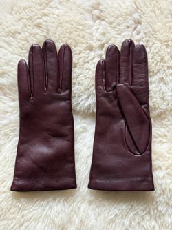Women's leather gloves. Size 7.5. NEW