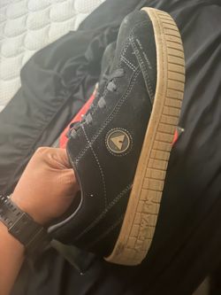 Steel toe shoes