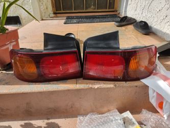 Integra 97 4dr Tail Lights
